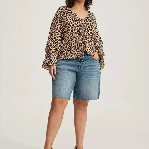 NWT- Torrid Leopard Print Chiffon Tie-Front Blouse – Size 1 - Picture 3 of 5